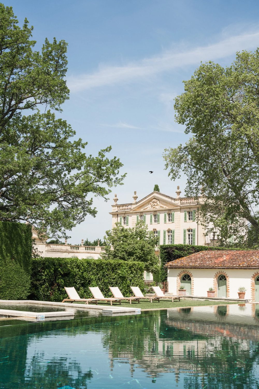 Maire — réception au bord de la piscine en Provence